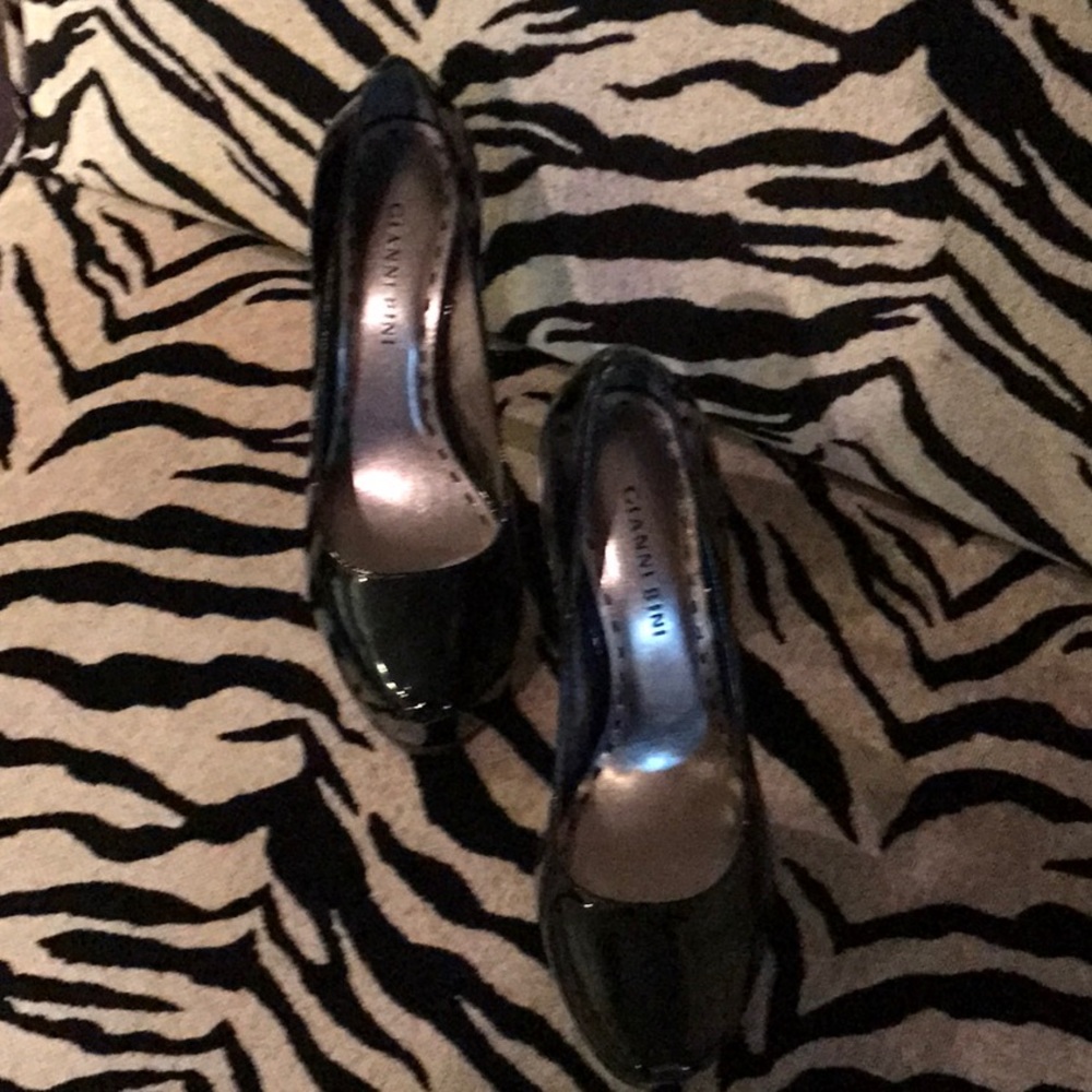 Gianni Bini Black high heel